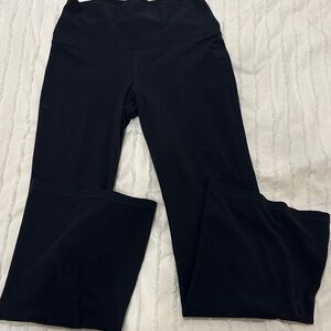 Aritza Black Flared Leggings